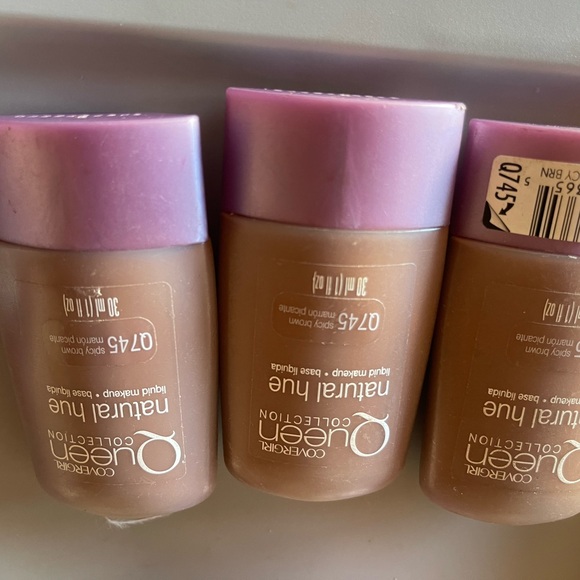 3 Covergirl Queen Collection Natural Hue Liquid Makeup Q745 spicy brown